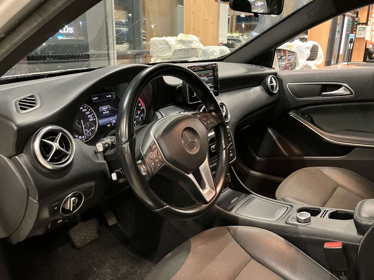 MERCEDES-BENZ A 2014