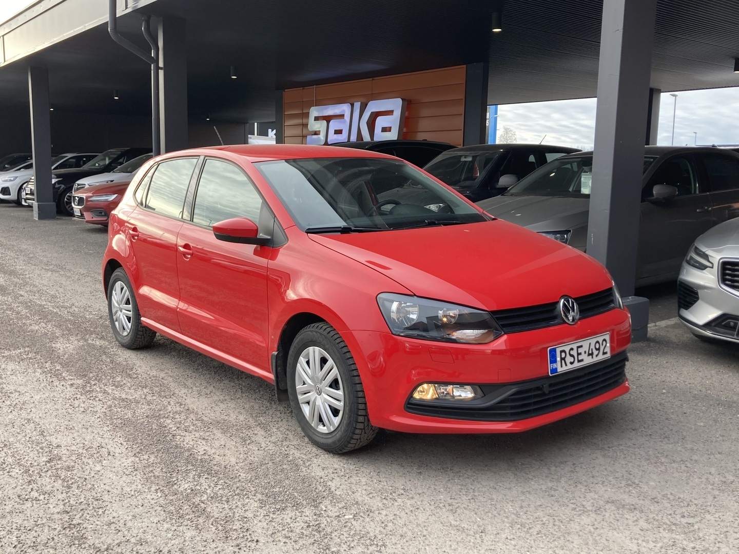 VOLKSWAGEN Polo 2016