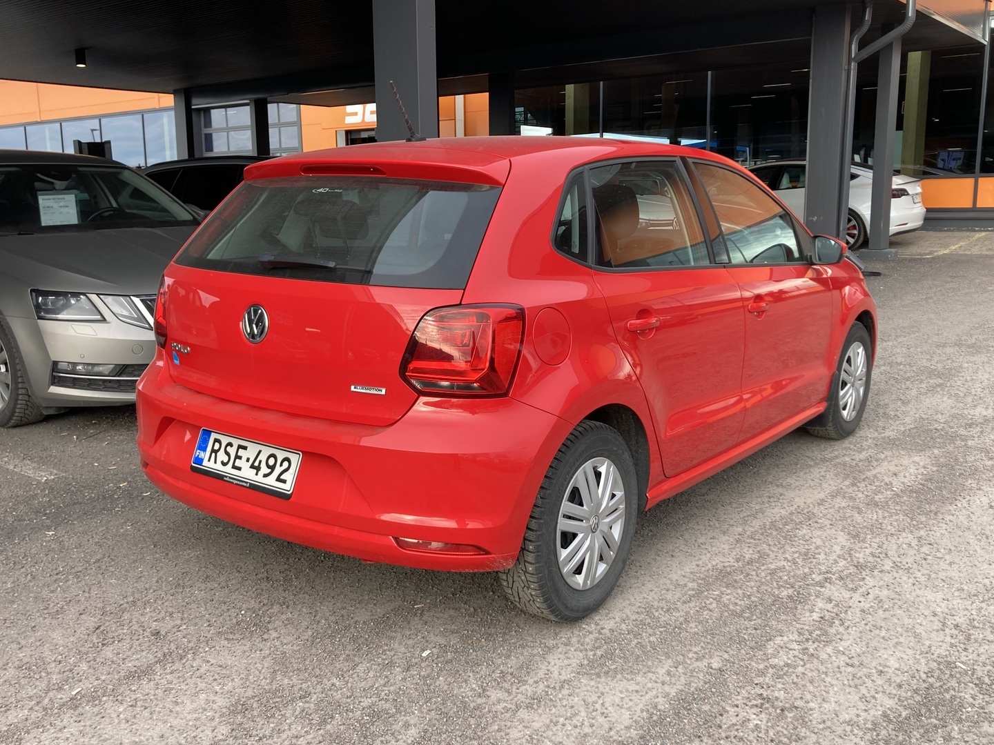 VOLKSWAGEN Polo 2016