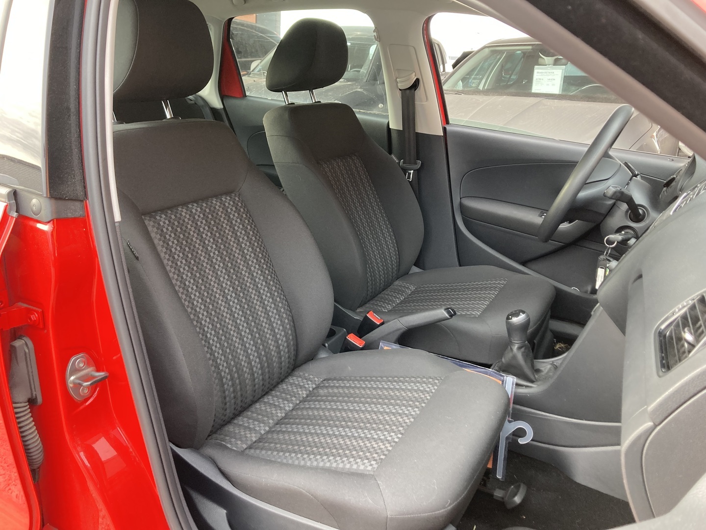 VOLKSWAGEN Polo 2016