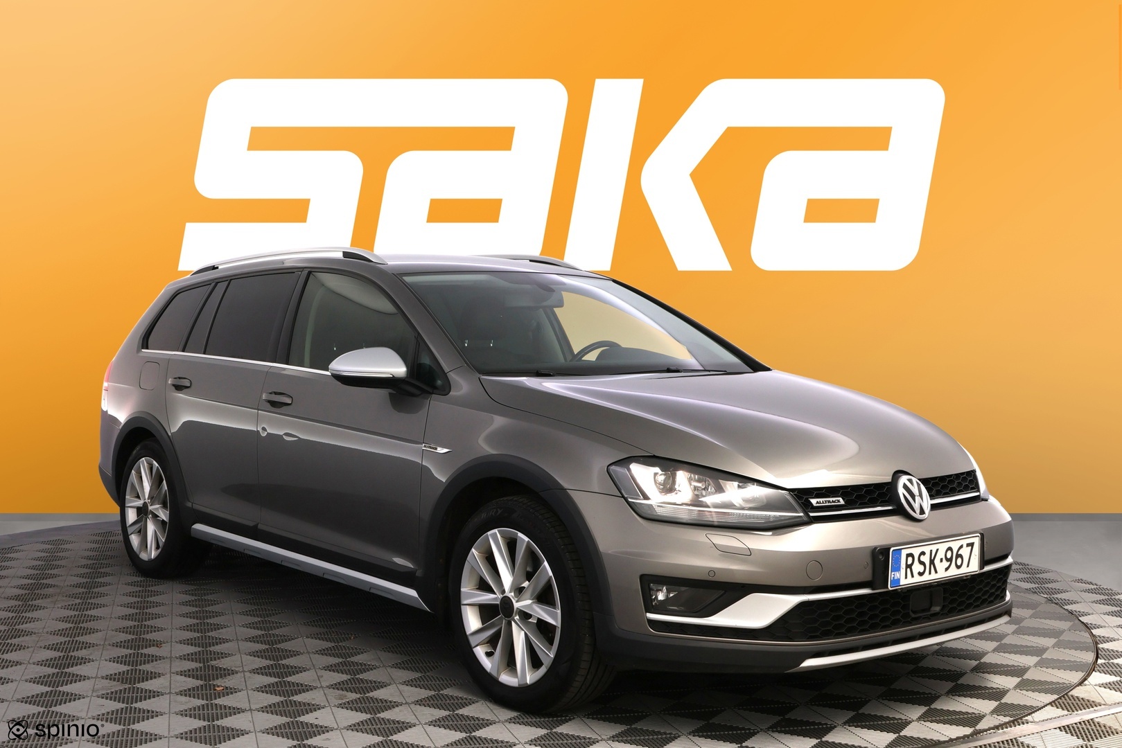 VOLKSWAGEN Golf 2016