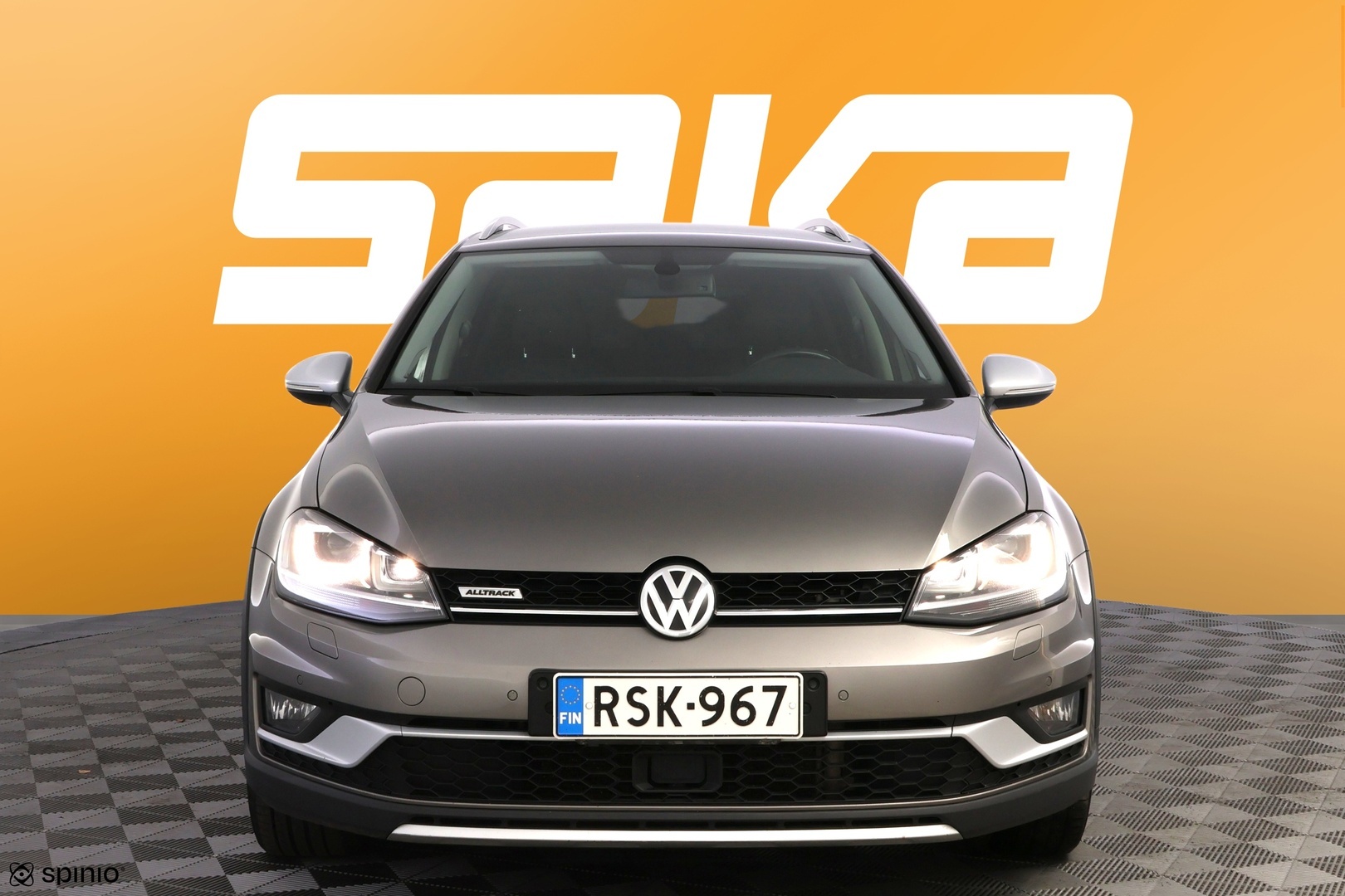 VOLKSWAGEN Golf 2016