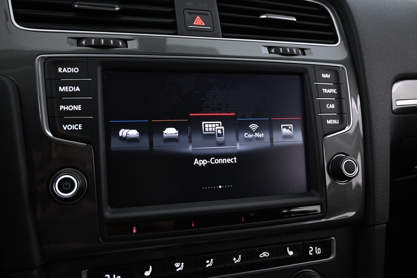 VOLKSWAGEN Golf 2016