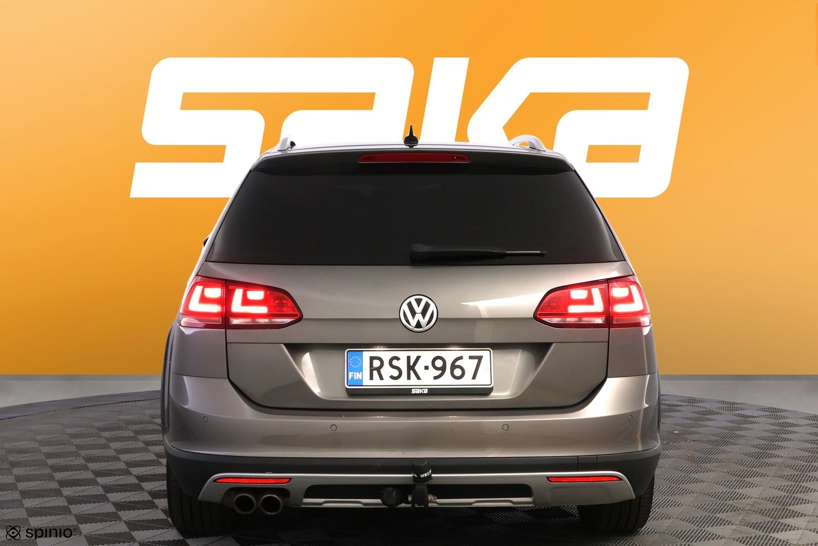 VOLKSWAGEN Golf 2016