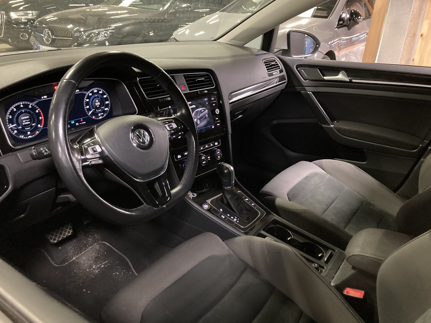 VOLKSWAGEN Golf 2018