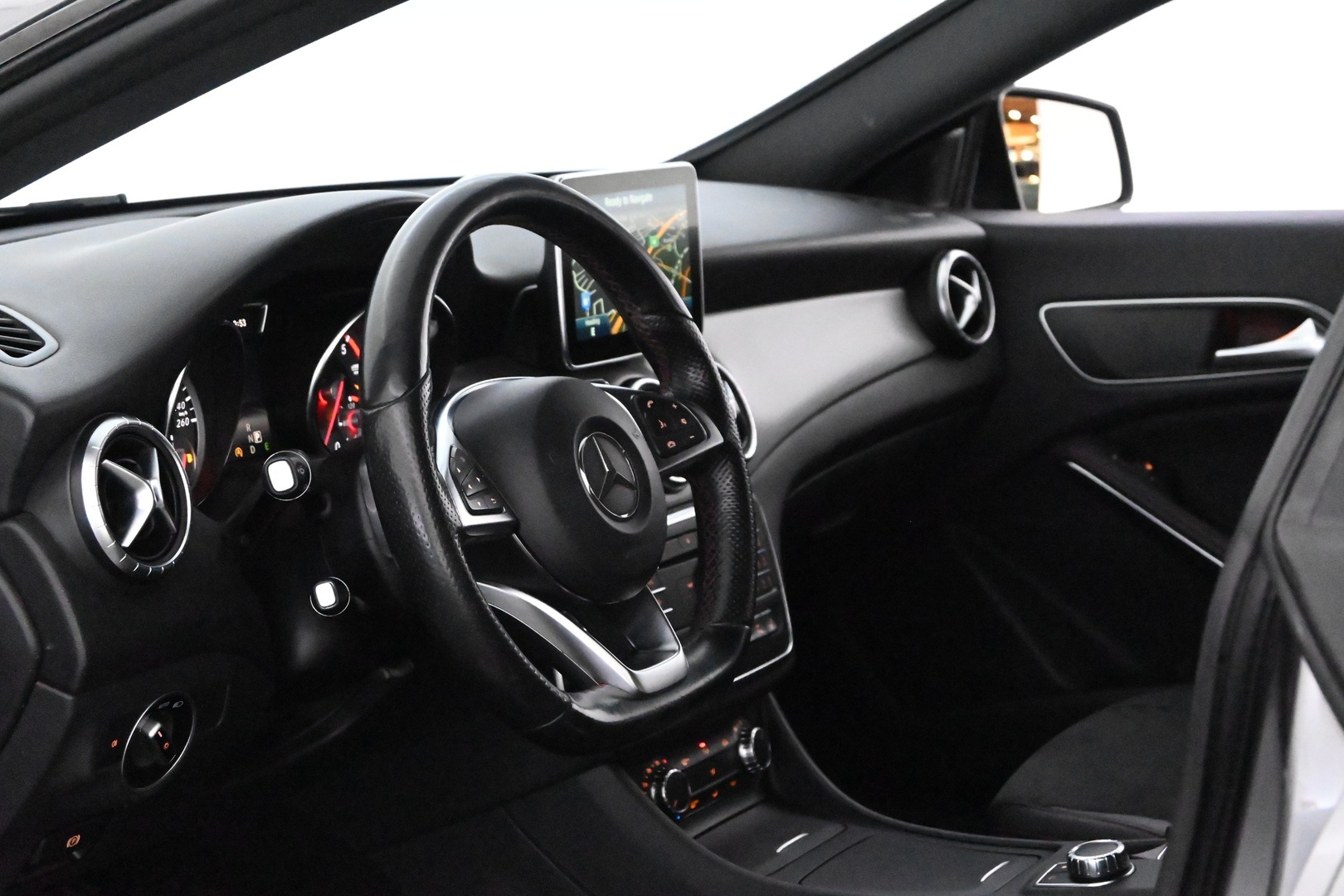 MERCEDES-BENZ CLA 2015