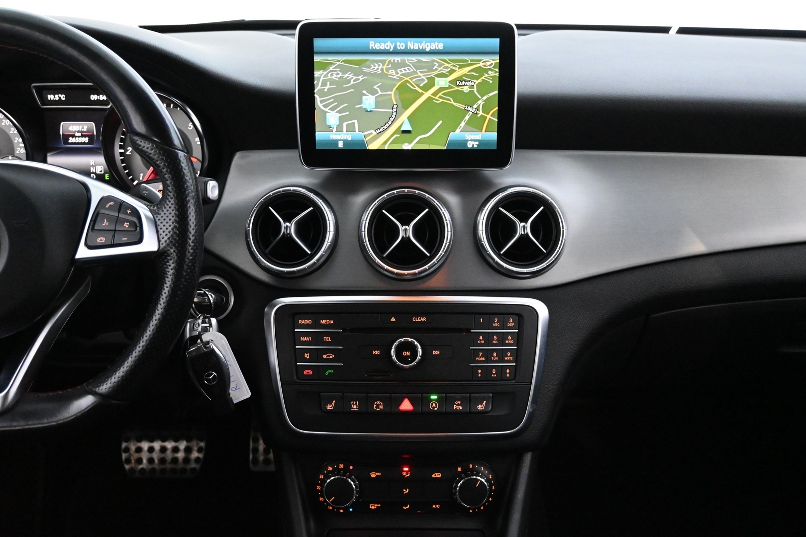 MERCEDES-BENZ CLA 2015