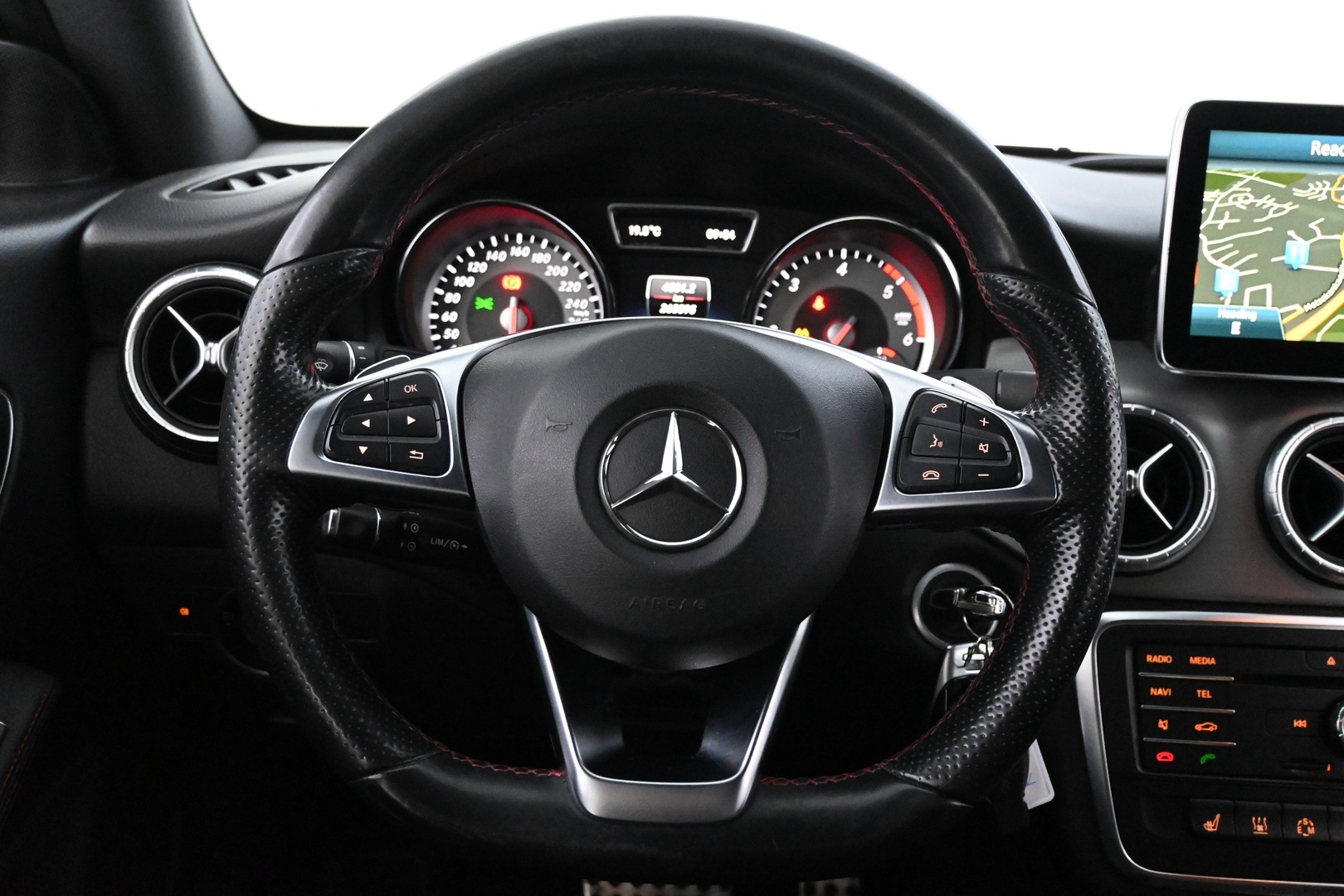 MERCEDES-BENZ CLA 2015