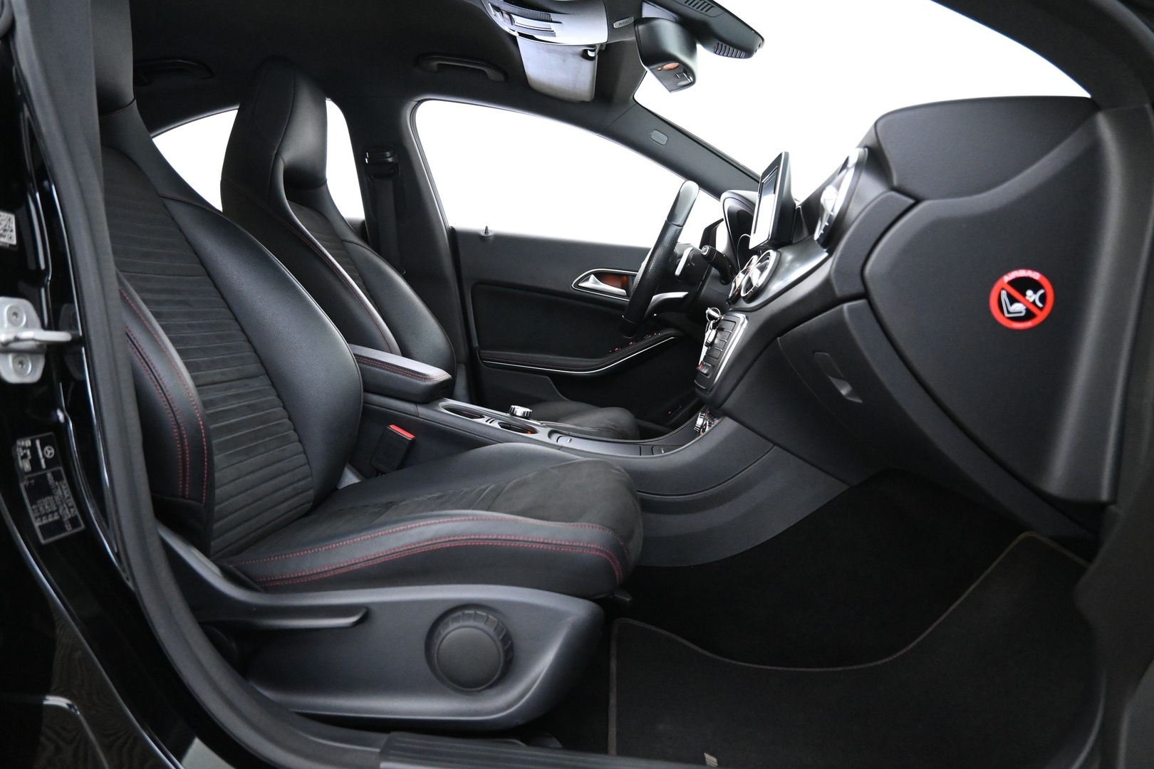MERCEDES-BENZ CLA 2015