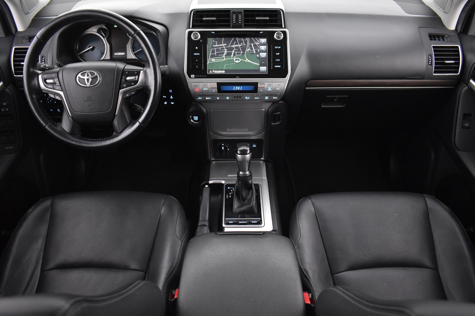 TOYOTA Land Cruiser 2018