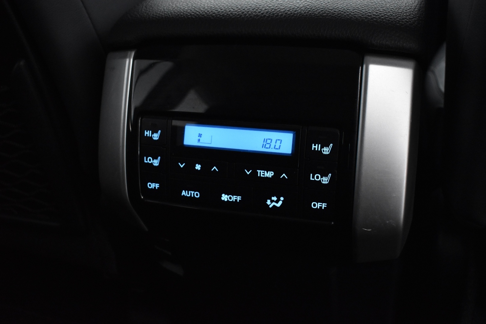 TOYOTA Land Cruiser 2018