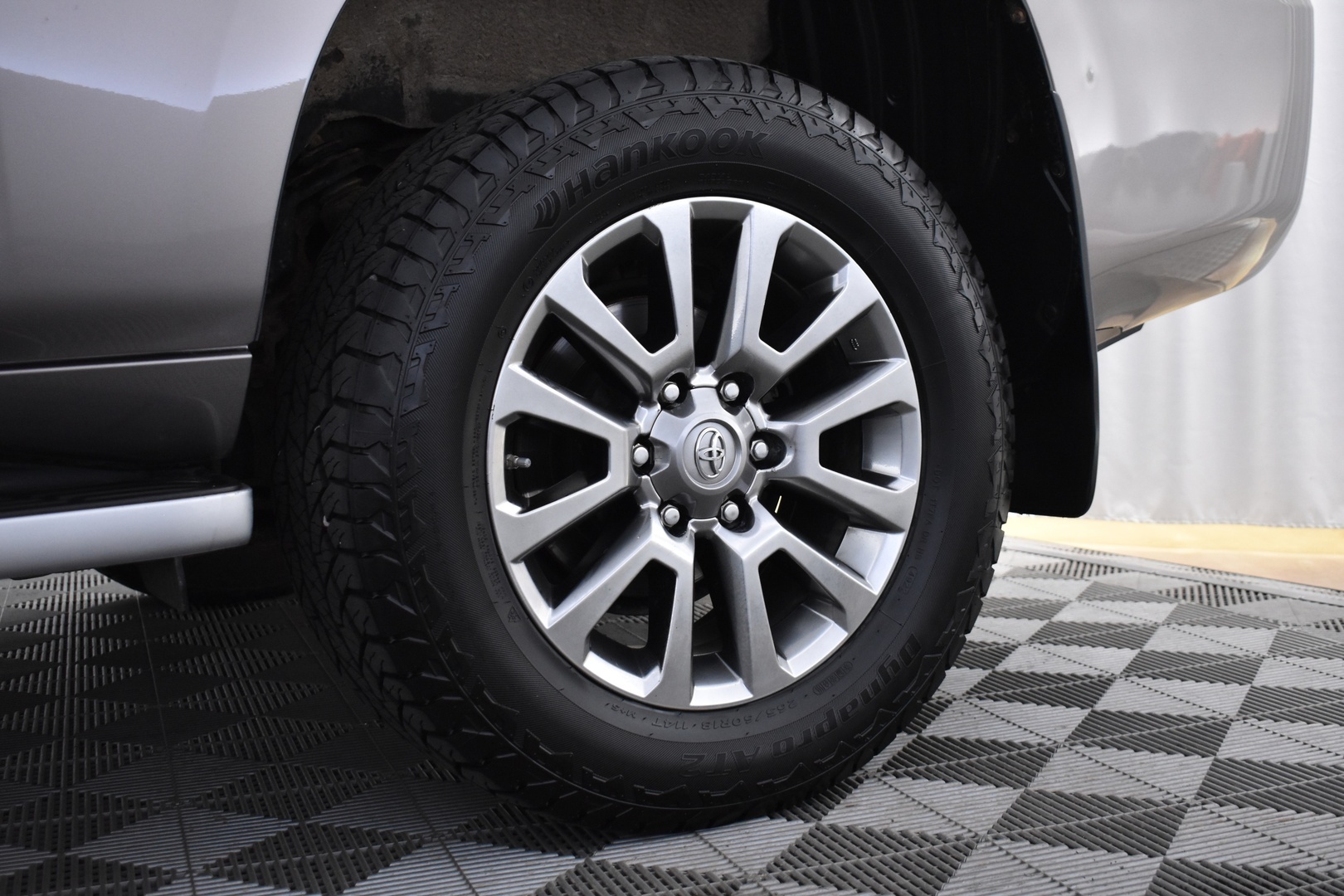 TOYOTA Land Cruiser 2018