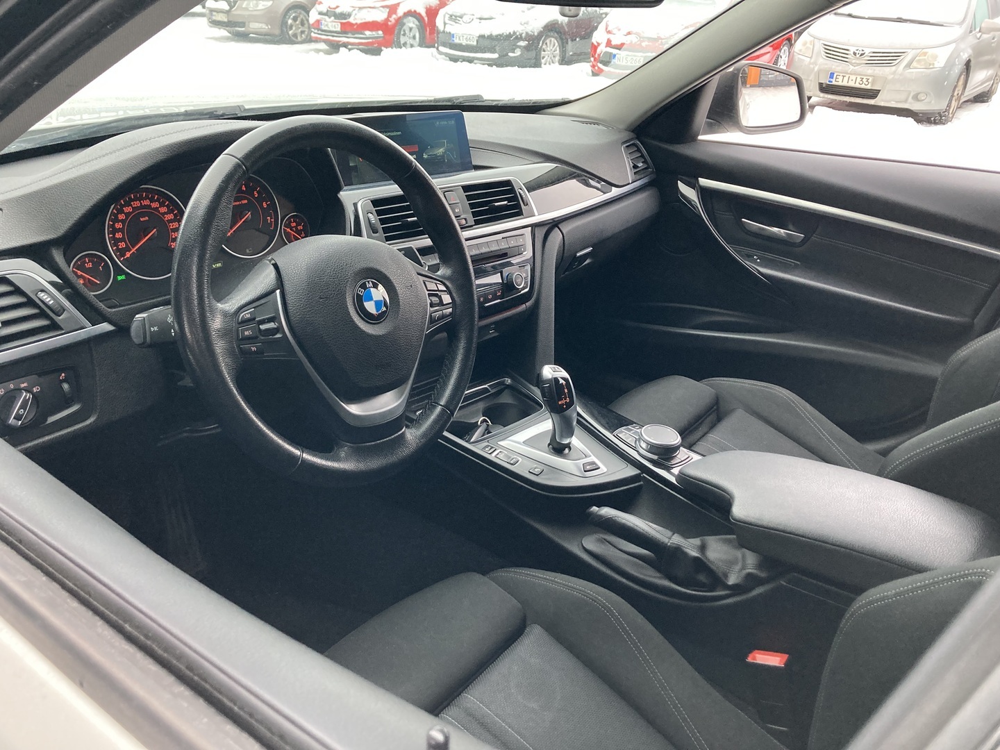 BMW 330 2018