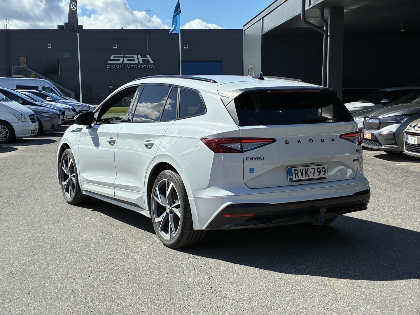 SKODA Enyaq 2023