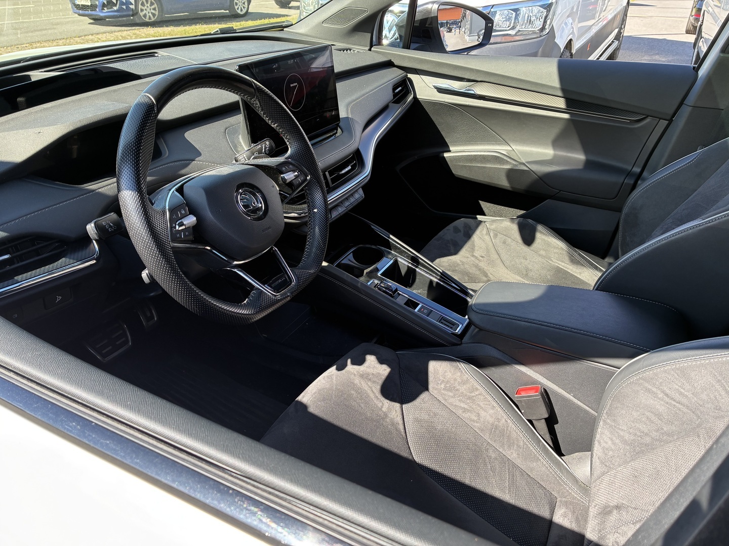 SKODA Enyaq 2023