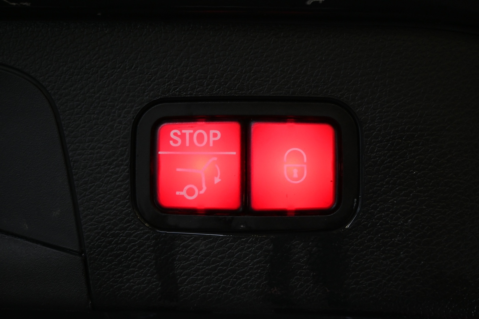 MERCEDES-BENZ EQC 2021