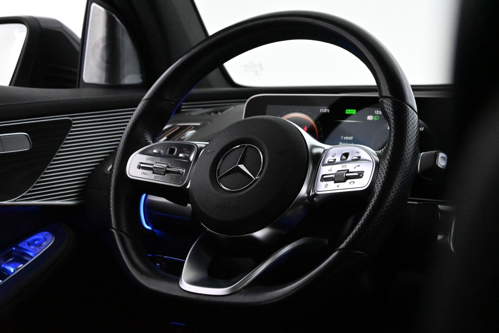 MERCEDES-BENZ EQC 2021