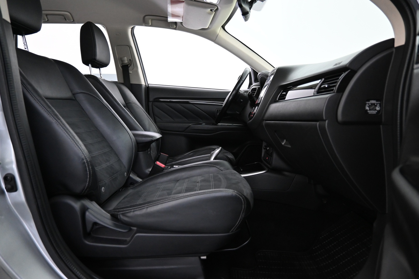 MITSUBISHI Outlander 2018