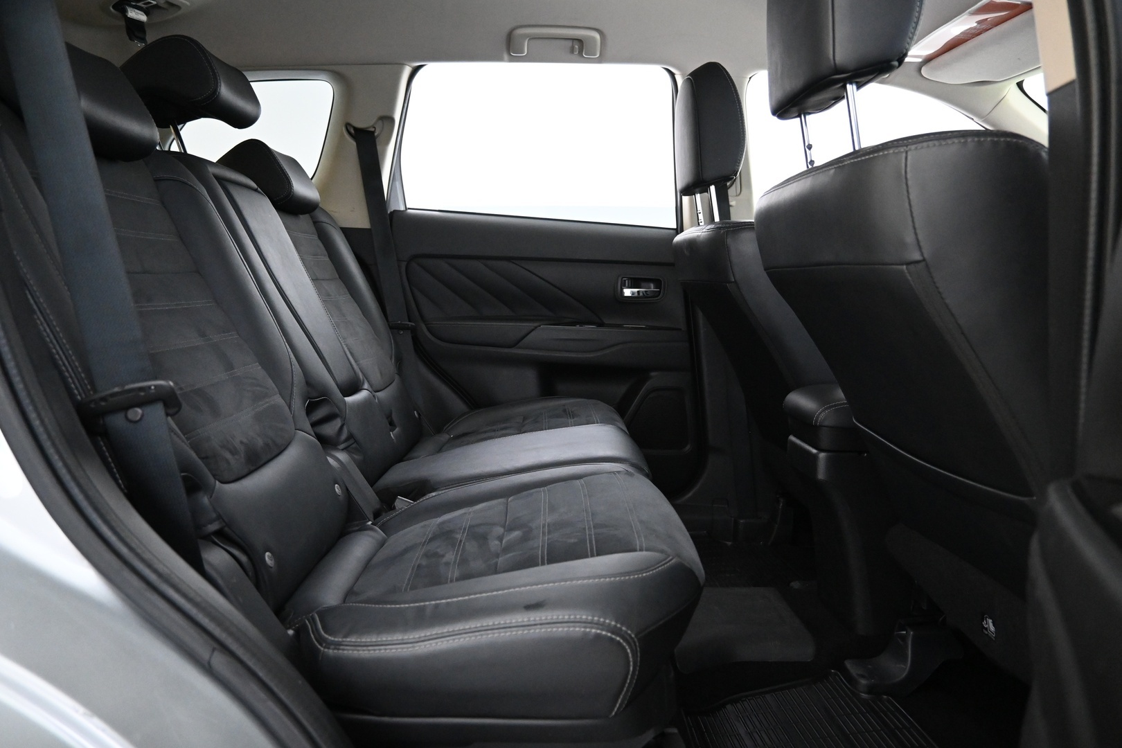 MITSUBISHI Outlander 2018