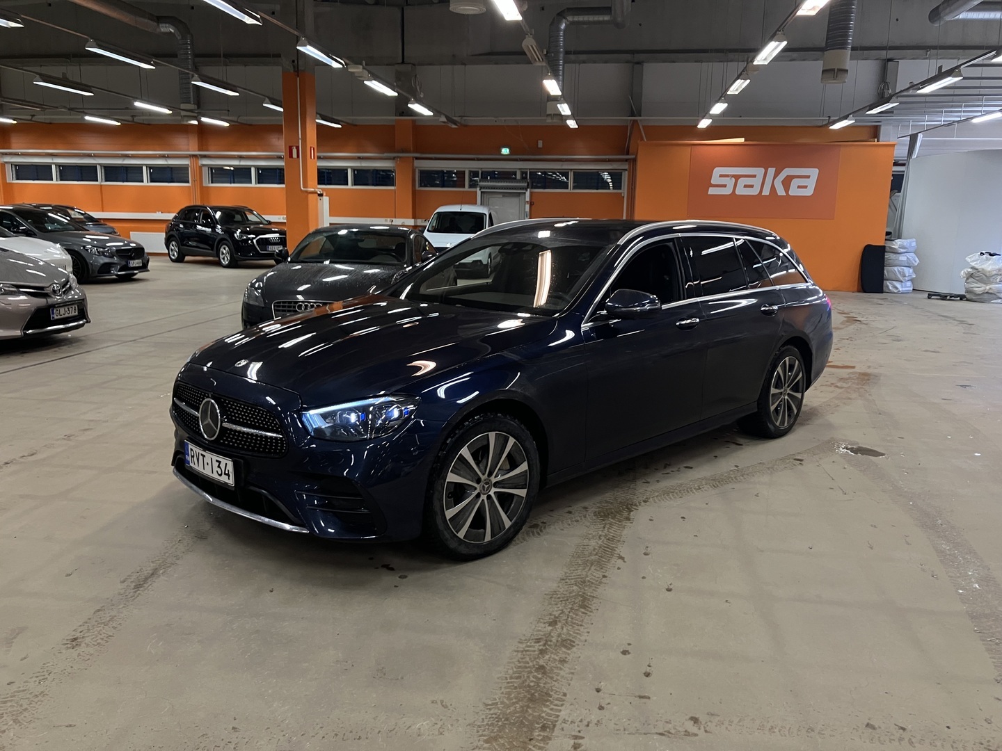 MERCEDES-BENZ E 2023