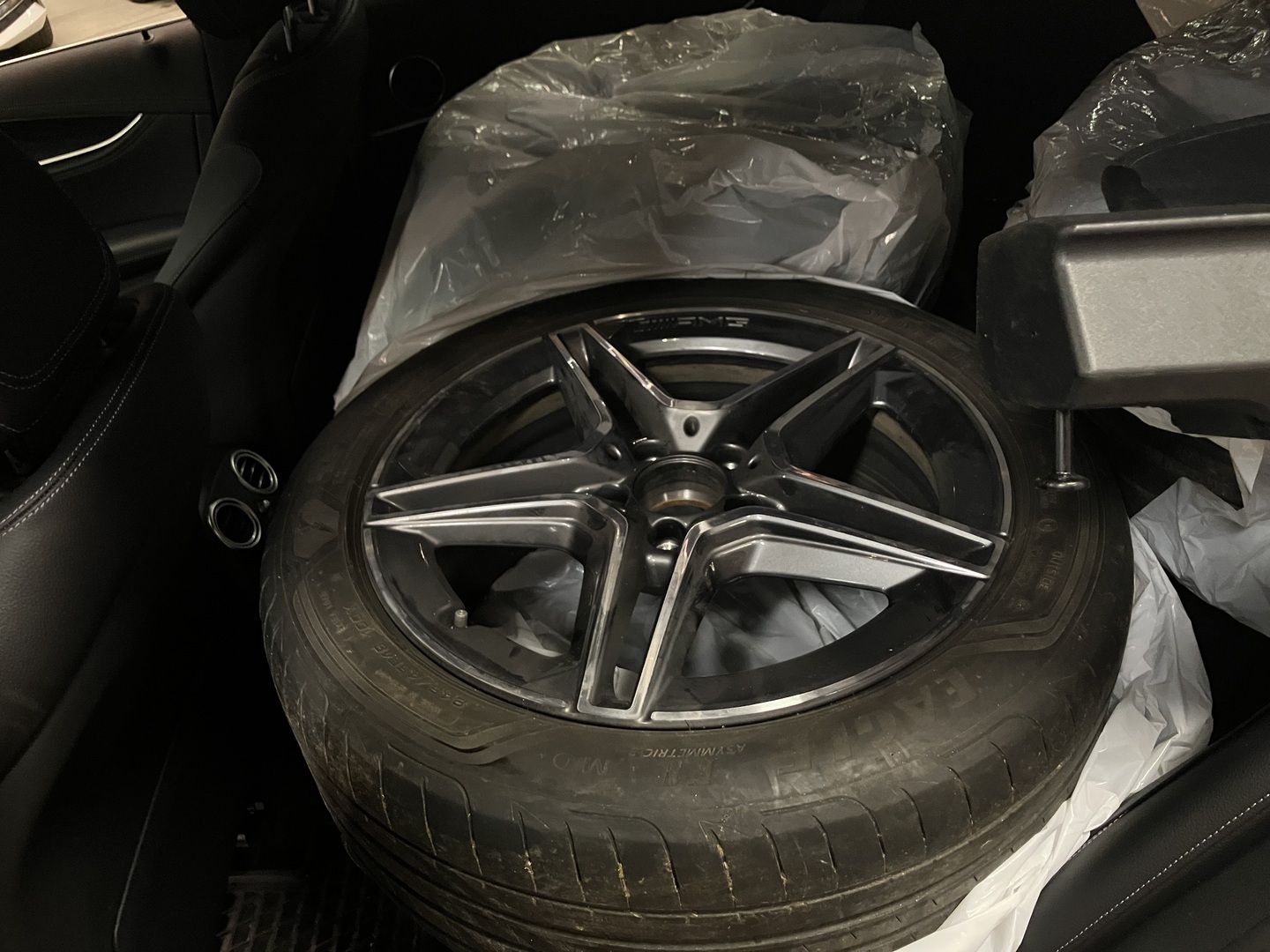 MERCEDES-BENZ E 2023