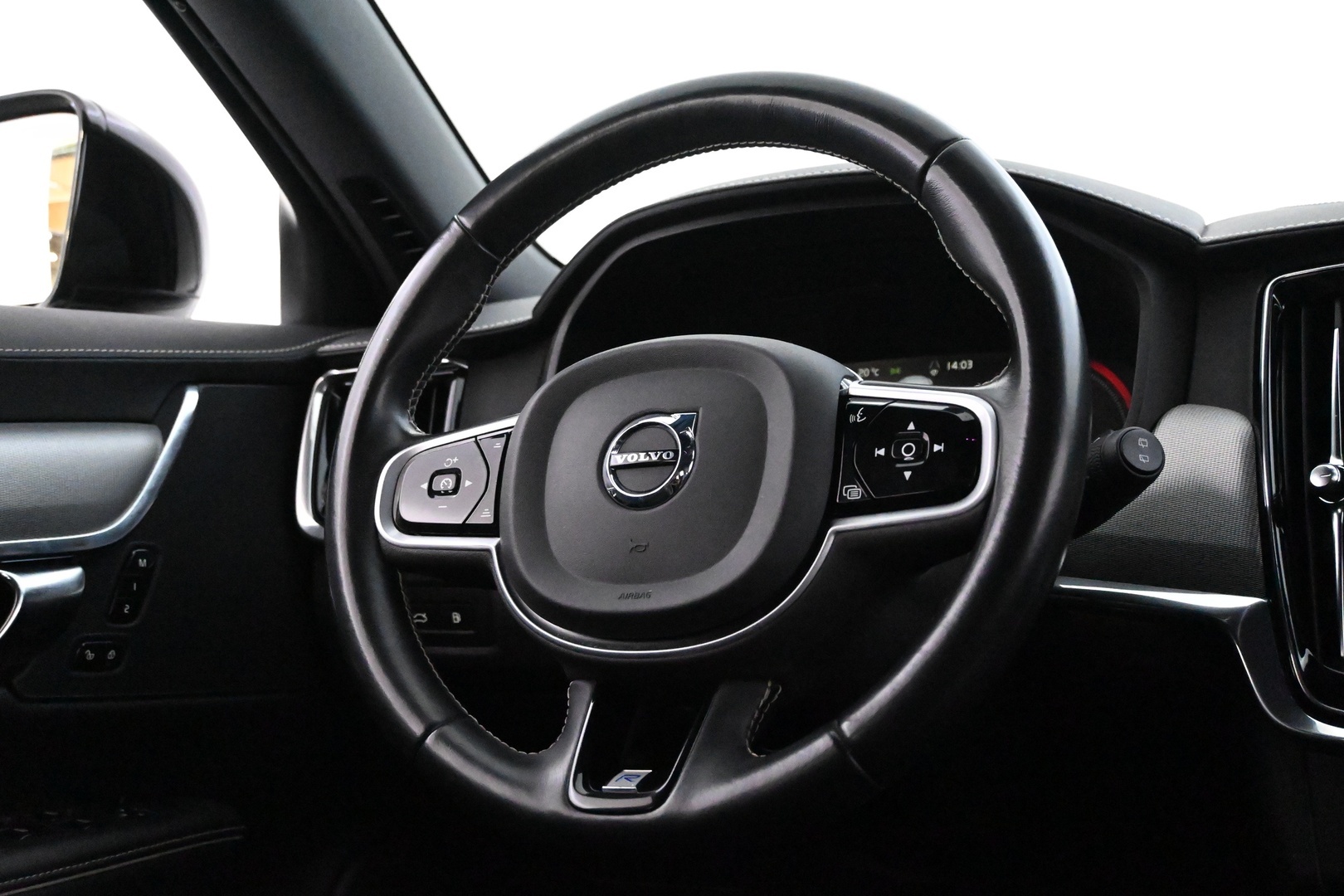 VOLVO V90 2020