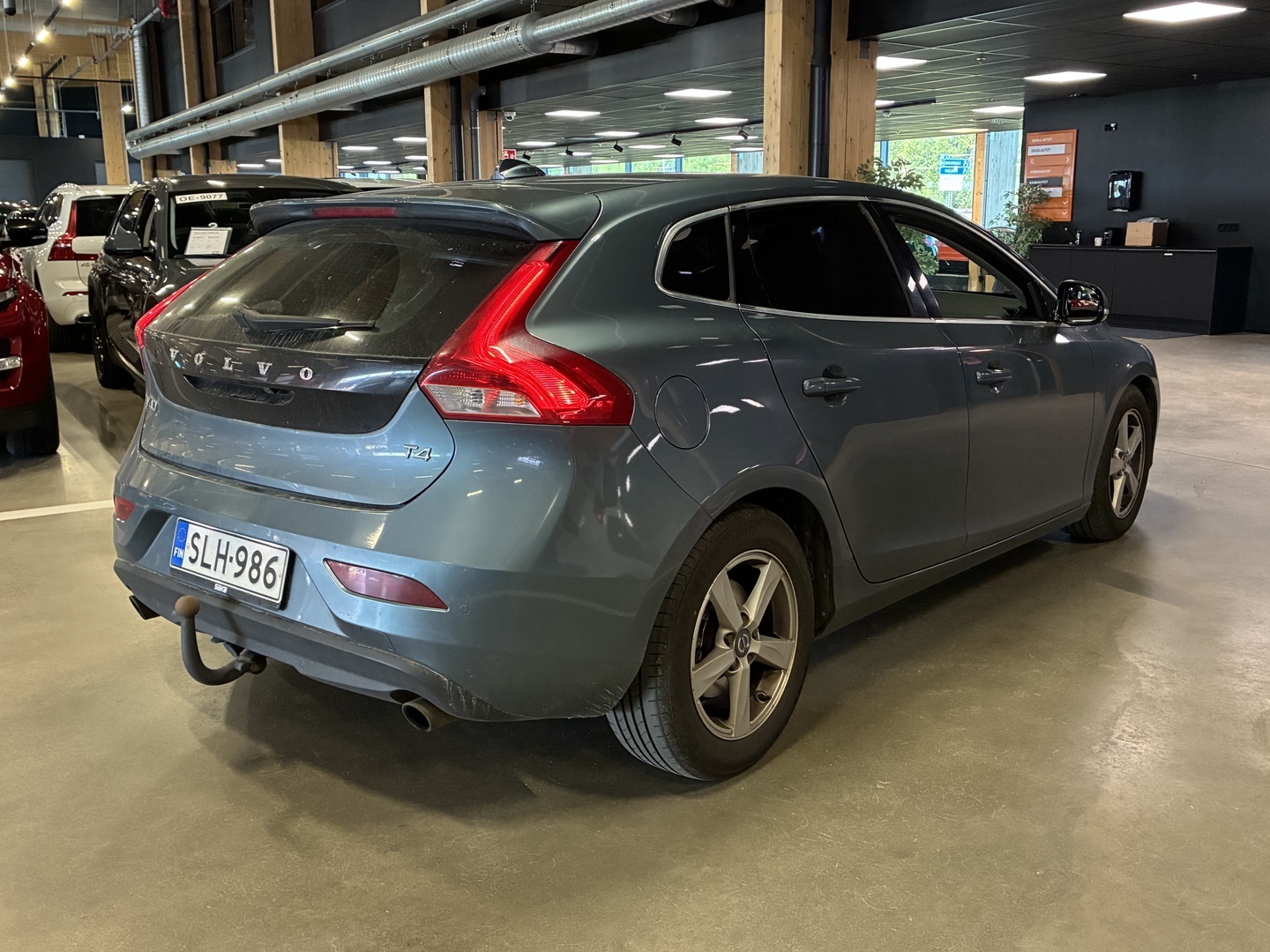 VOLVO V40 2013