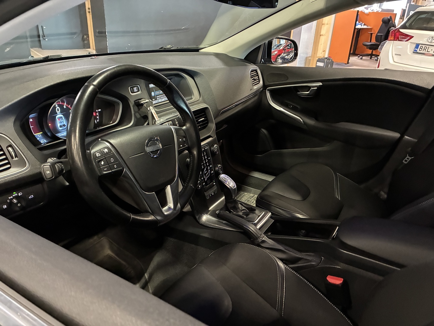 VOLVO V40 2013