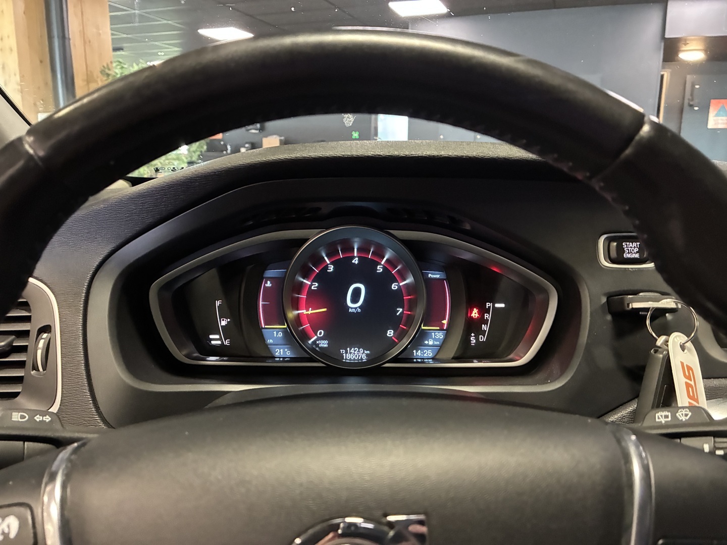 VOLVO V40 2013