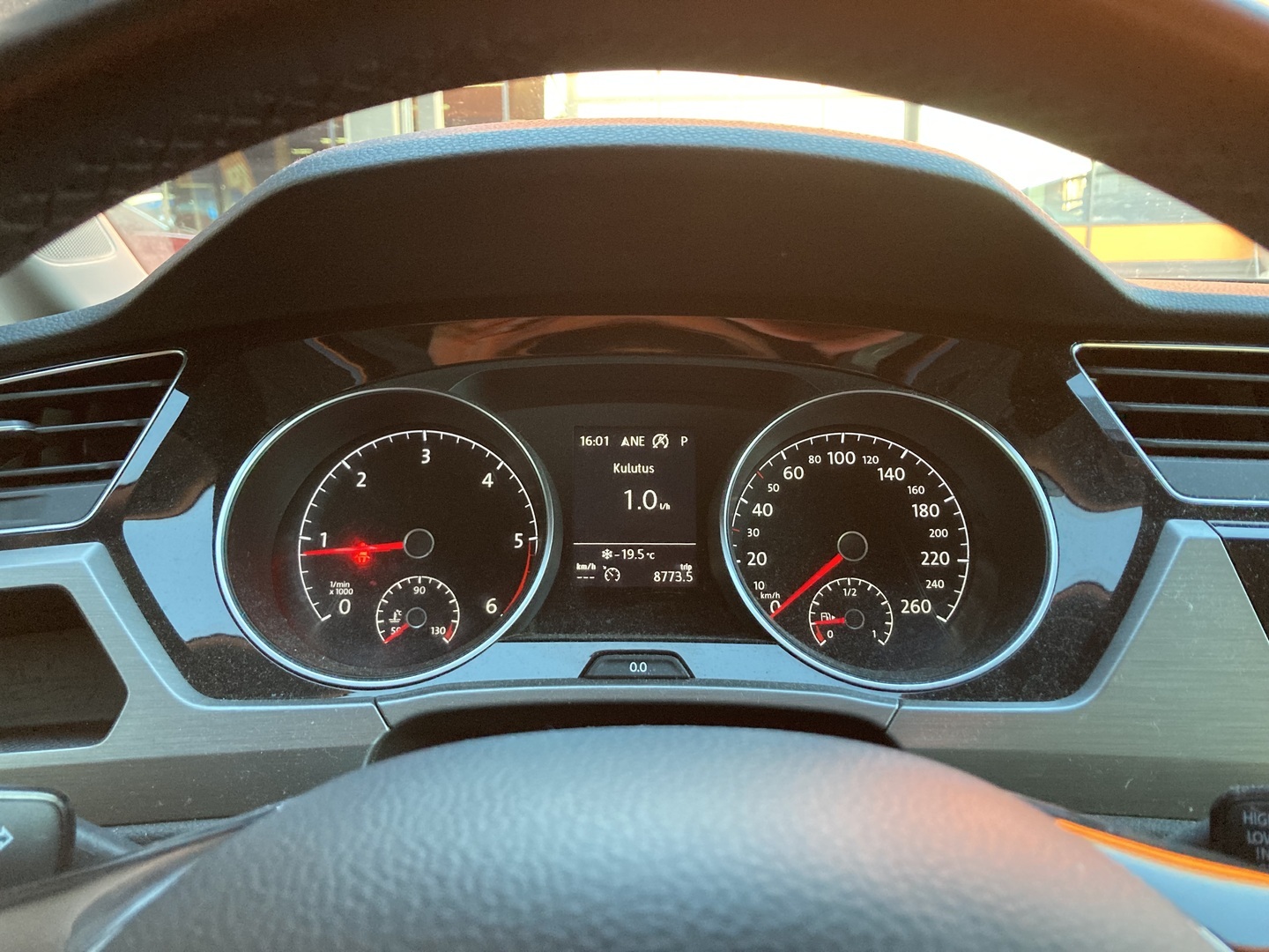 VOLKSWAGEN Touran 2018