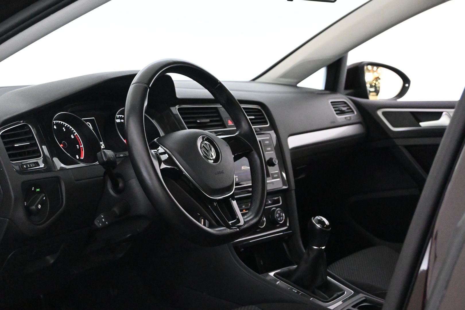 VOLKSWAGEN Golf 2018