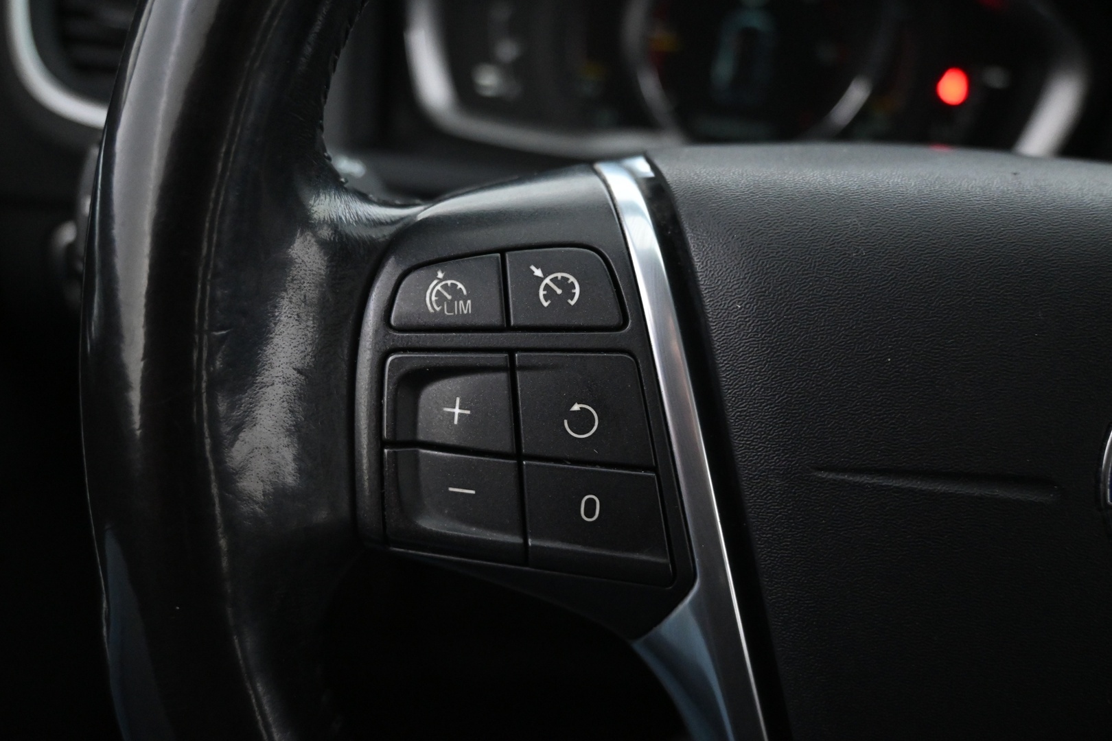 VOLVO V60 Cross Country 2015