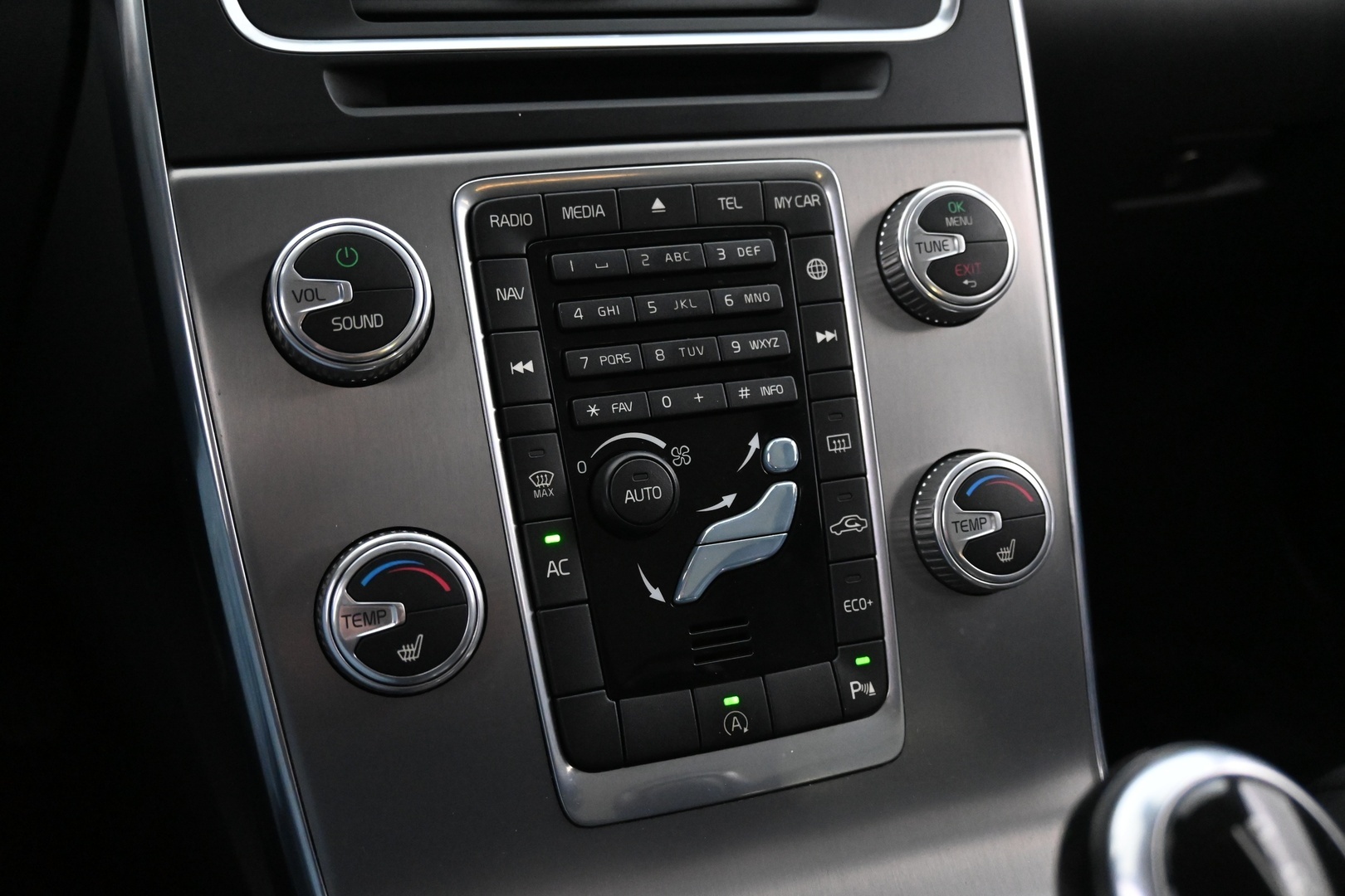 VOLVO V60 Cross Country 2015