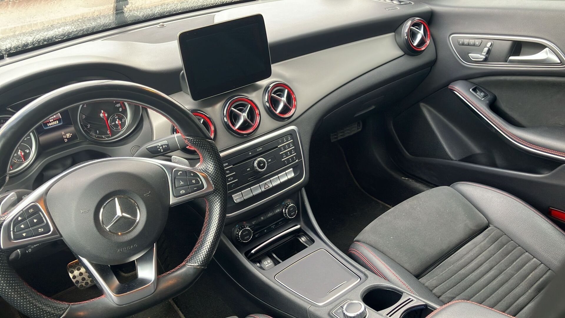 MERCEDES-BENZ CLA 2016