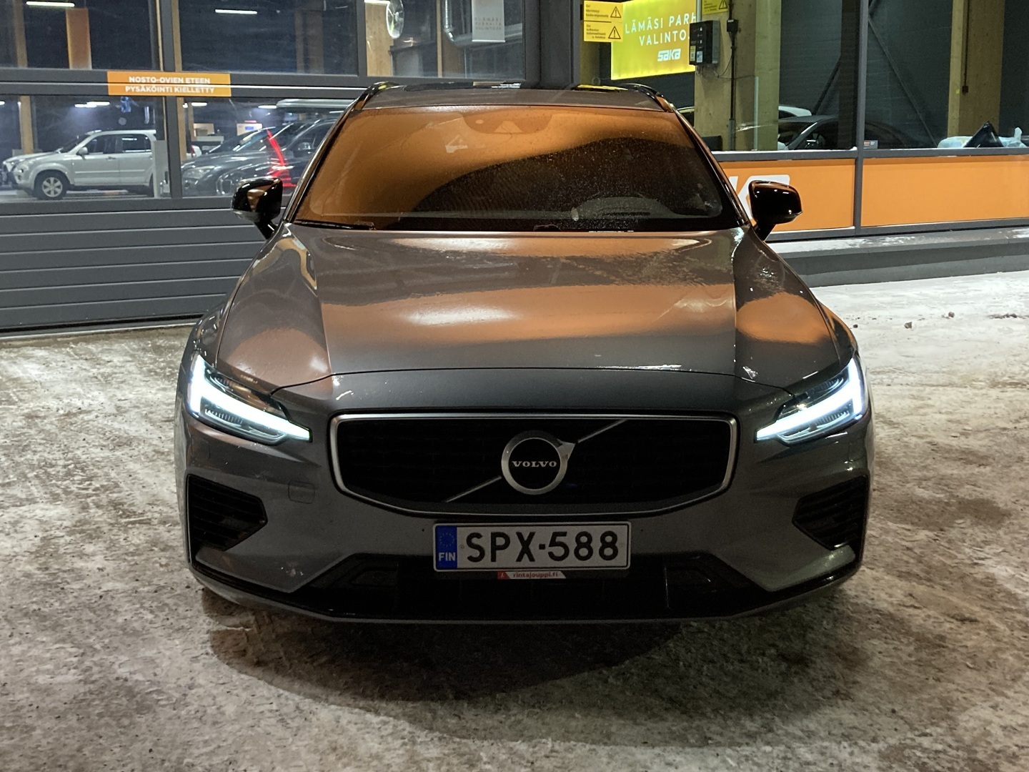 VOLVO V60 2020