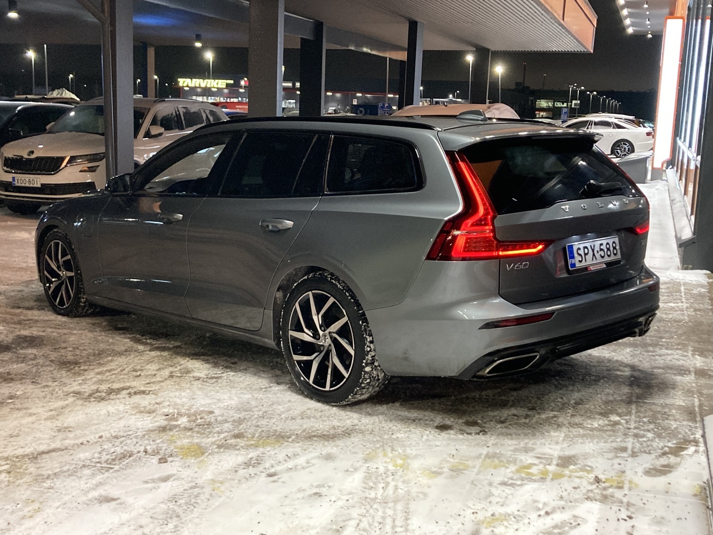 VOLVO V60 2020