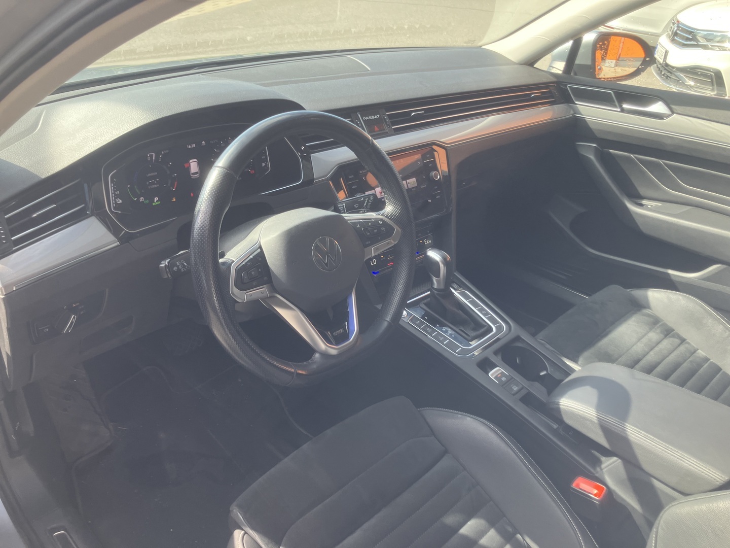 VOLKSWAGEN Passat 2021