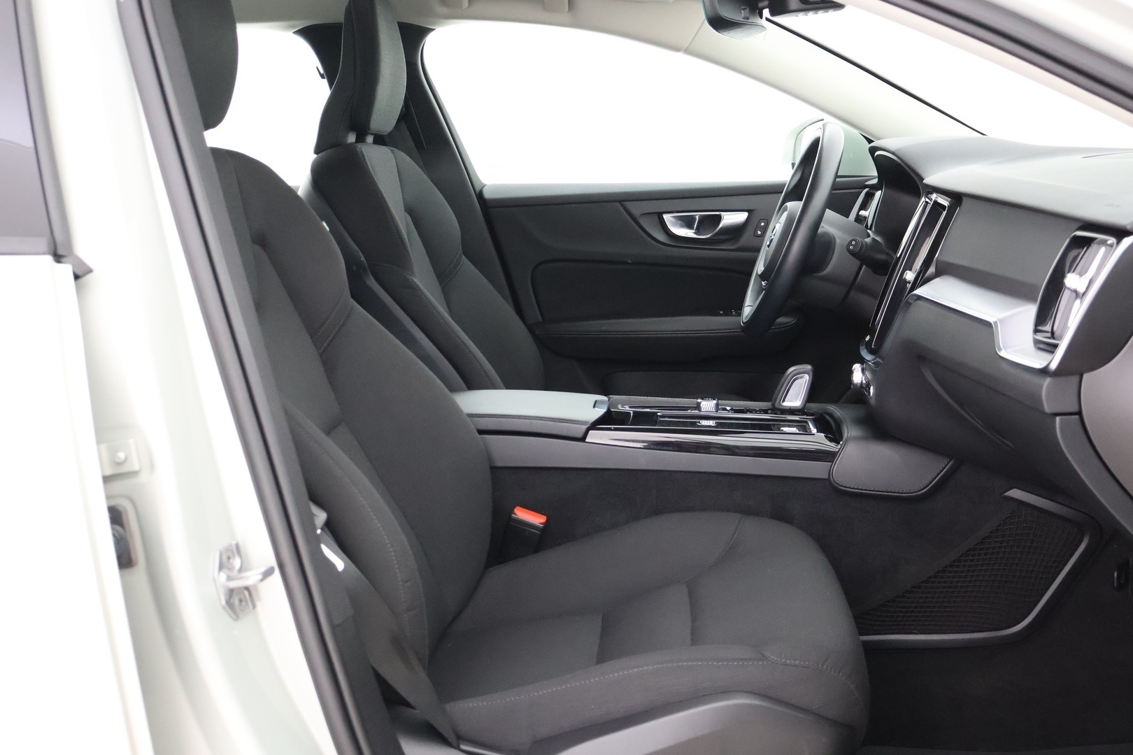 VOLVO V60 2020
