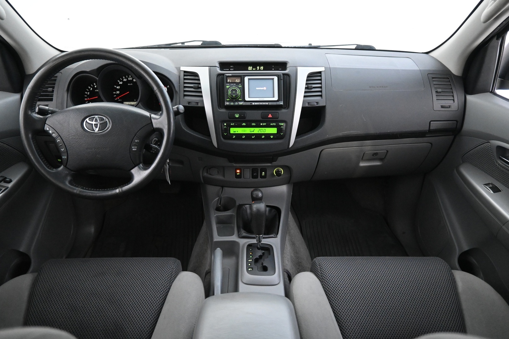 TOYOTA Hilux 2011