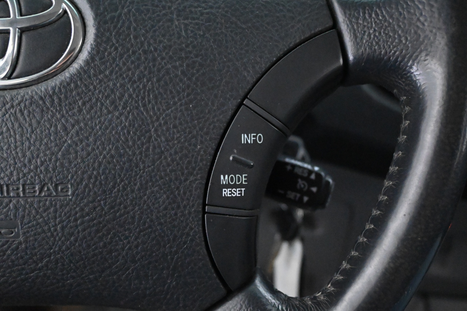 TOYOTA Hilux 2011
