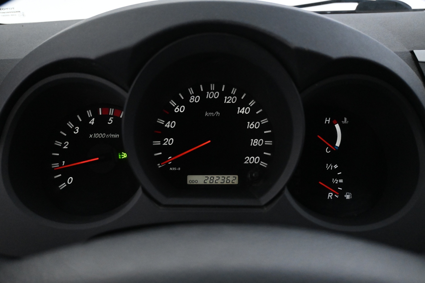 TOYOTA Hilux 2011