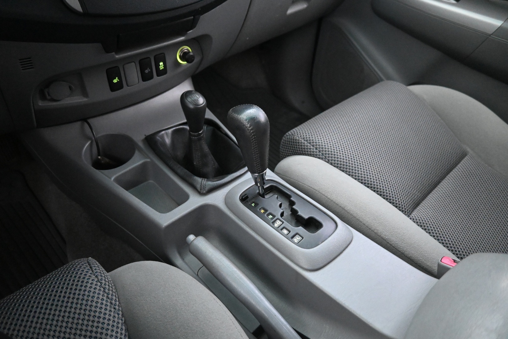 TOYOTA Hilux 2011