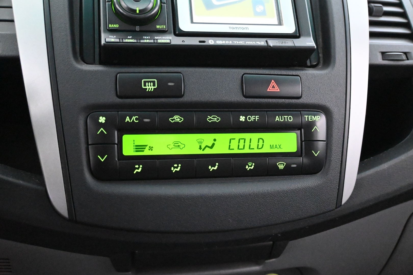 TOYOTA Hilux 2011