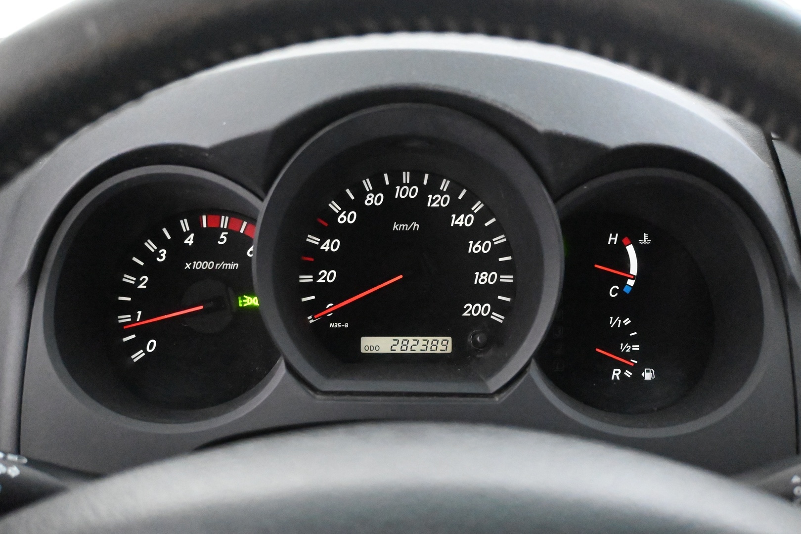 TOYOTA Hilux 2011
