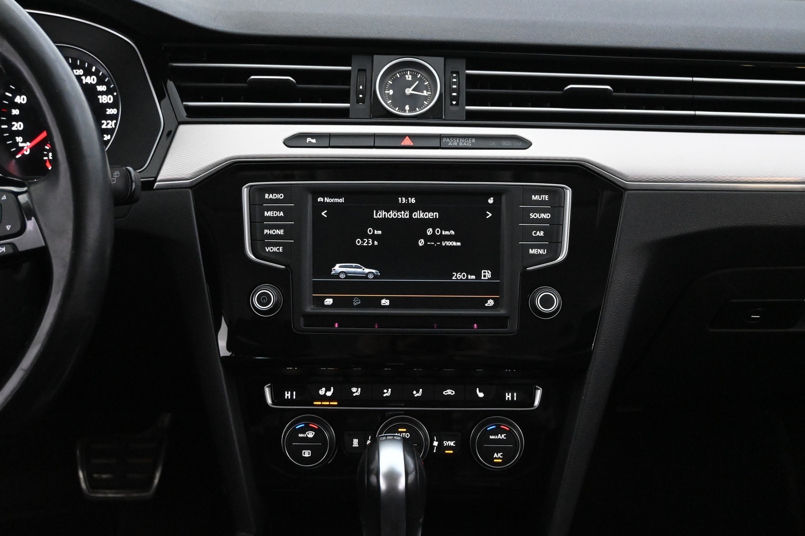 VOLKSWAGEN Passat 2016