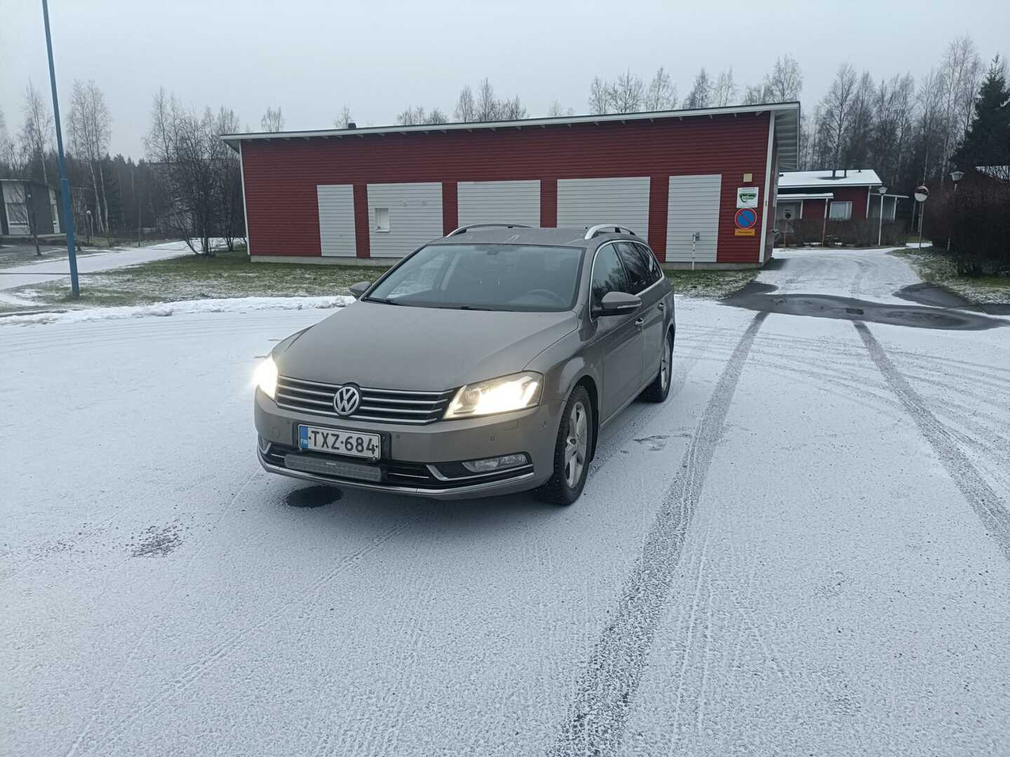 VOLKSWAGEN Passat 2012