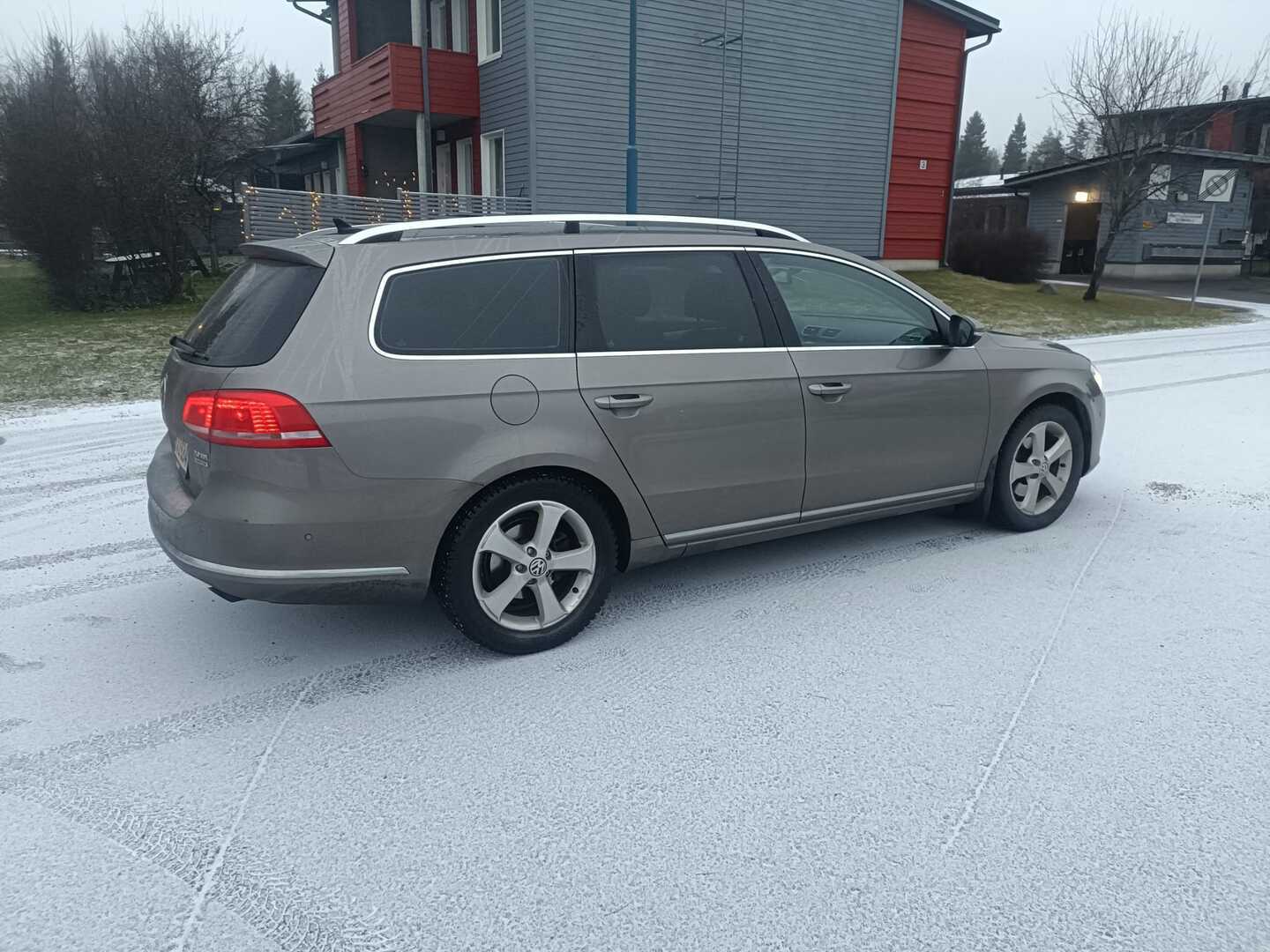 VOLKSWAGEN Passat 2012