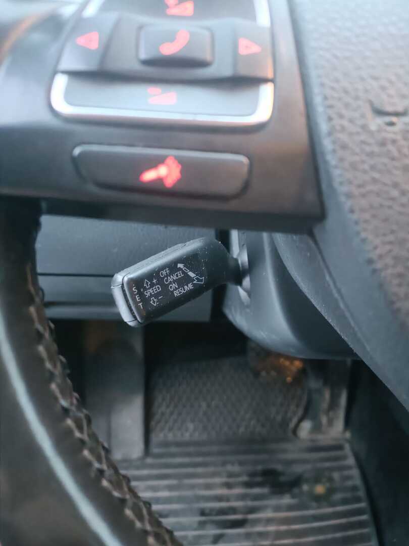 VOLKSWAGEN Passat 2012