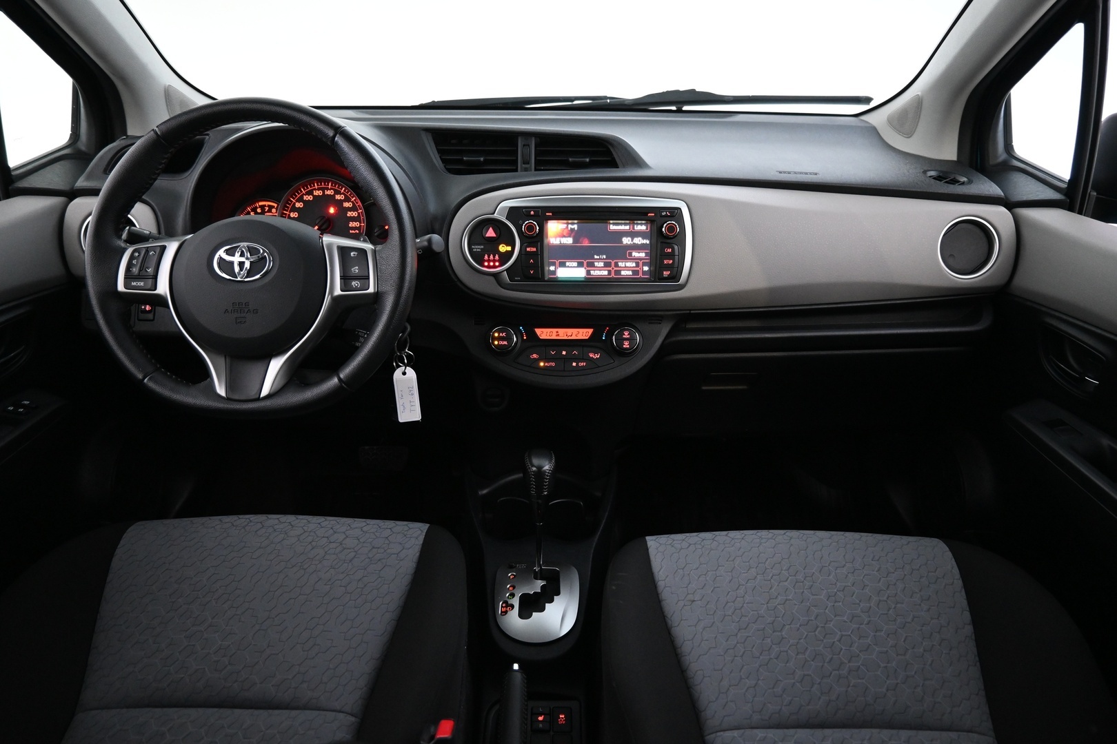 TOYOTA Yaris 2012