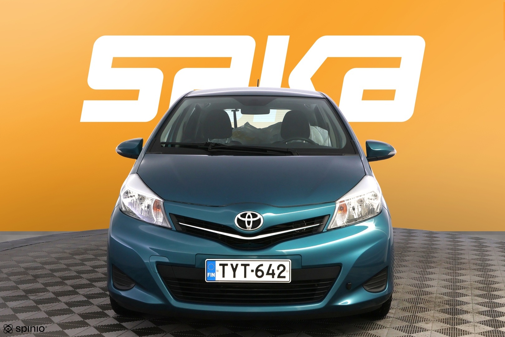 TOYOTA Yaris 2012